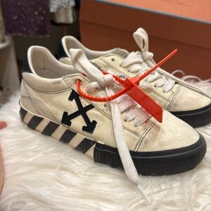 Off-White Sneakers